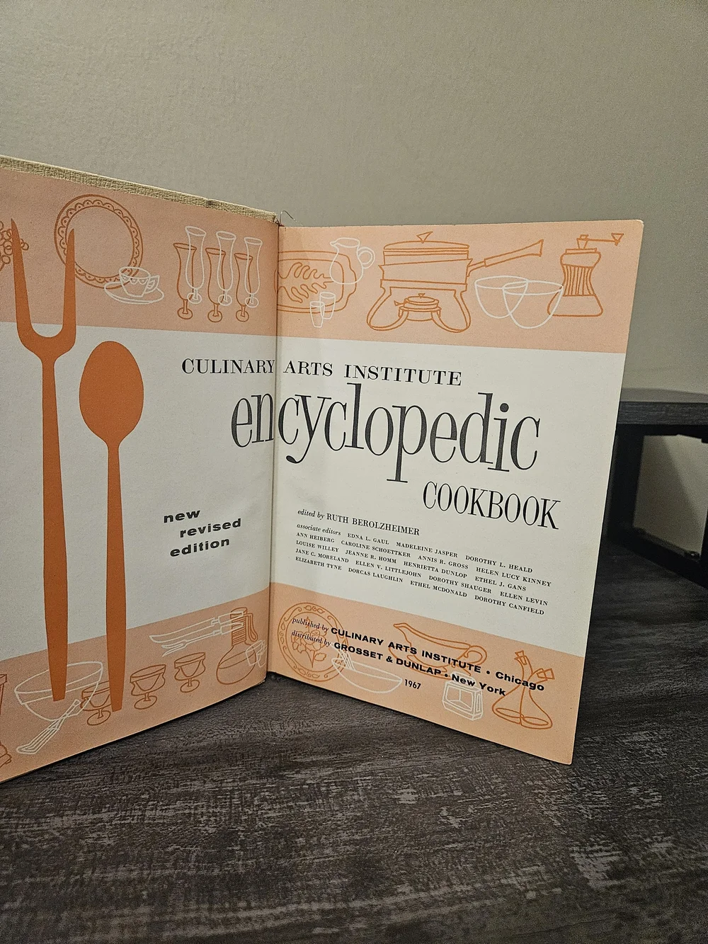 Vintage 1967 Culinary Arts Institute Encyclopedic Cookbook HC Deluxe Ed